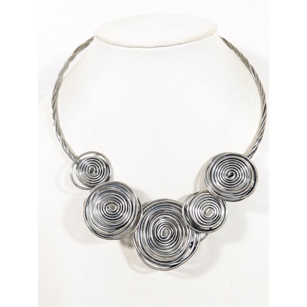 Retro Mod Spiral Disc Round Twist Wire Flex Open Necklace 19 in Statement